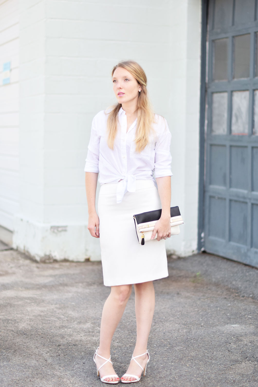 fashion blogger Leslie Musser of one brass fox shares her tips on mixing summer whites