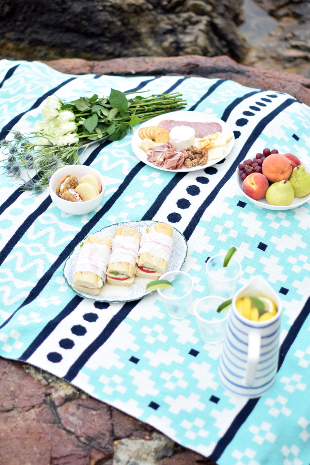 lifestyle blogger Leslie Musser of one brass fox shares how to host the perfect summer picnic with Boston Interiors