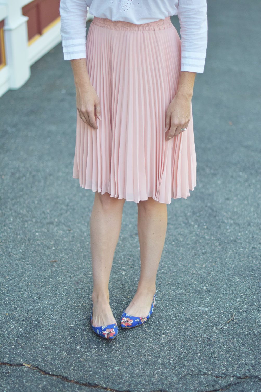 feminine fall style from Leslie Musser of one brass fox with an eyelet victorian top and pink pleated midi skirt