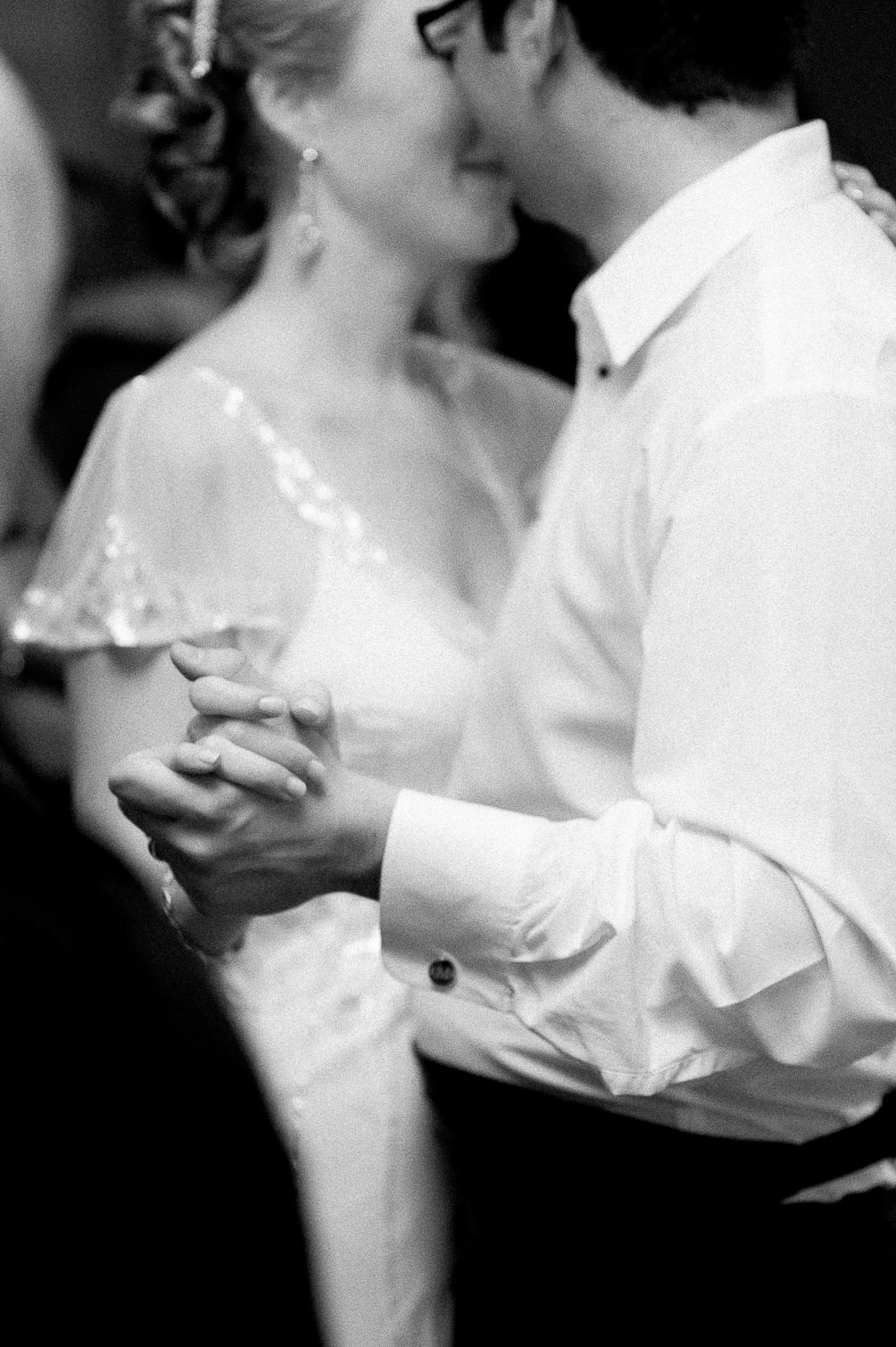 black and white wedding photos from blogger Leslie Musser of one brass fox on their their three year anniversary