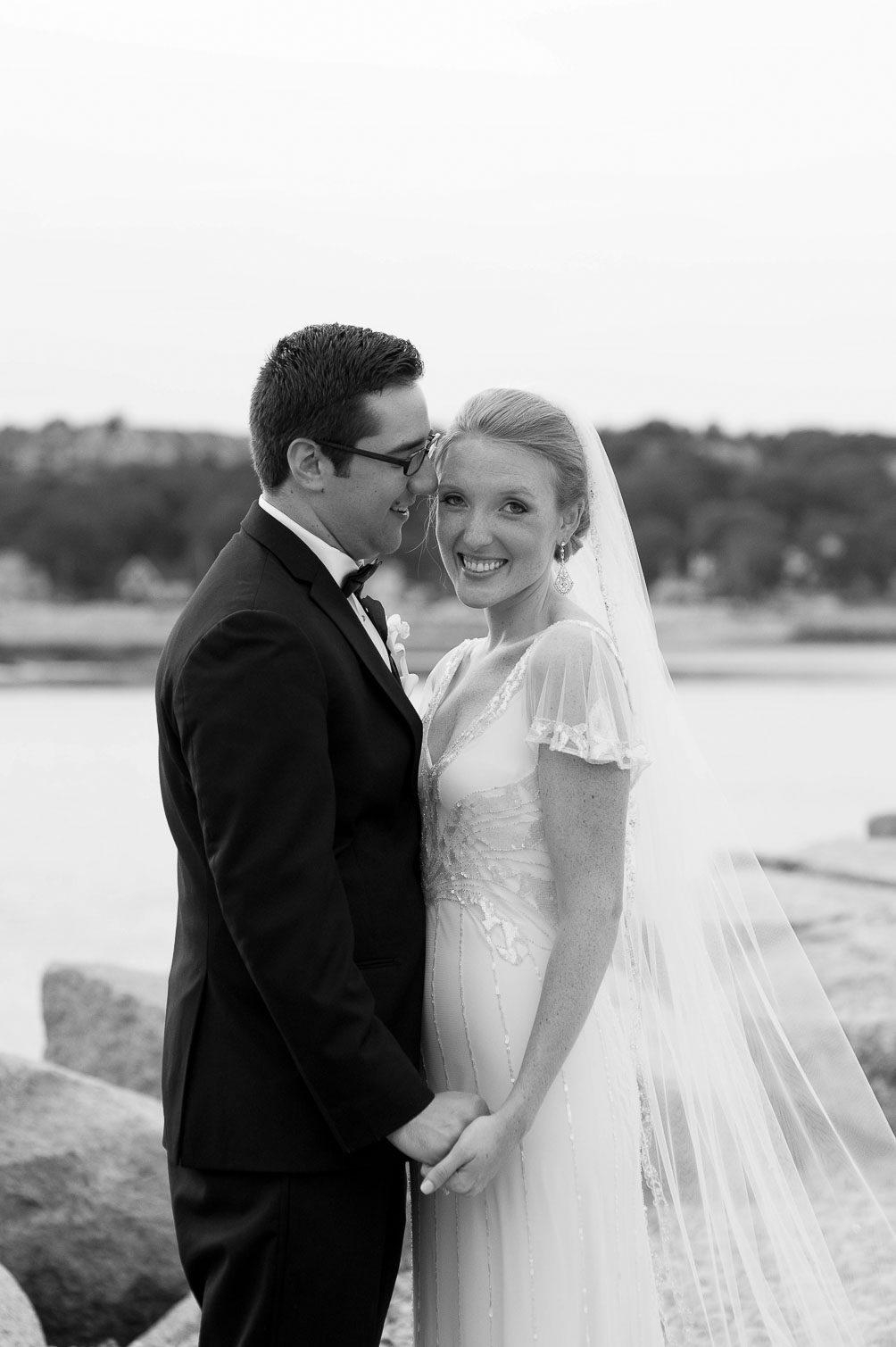 wedding photos of fashion blogger Leslie Musser wearing Jenny Packham Foxglove