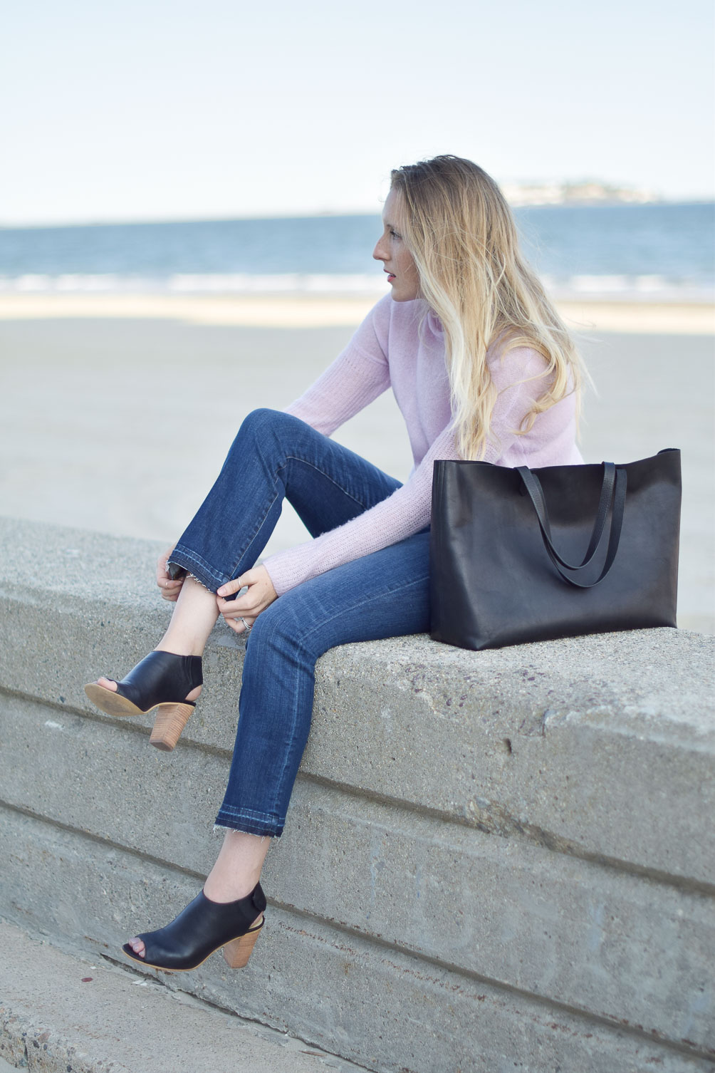 fall outfit style inspiration with Madewell demi boot jeans and east-west transport tote on Leslie Musser, one brass fox