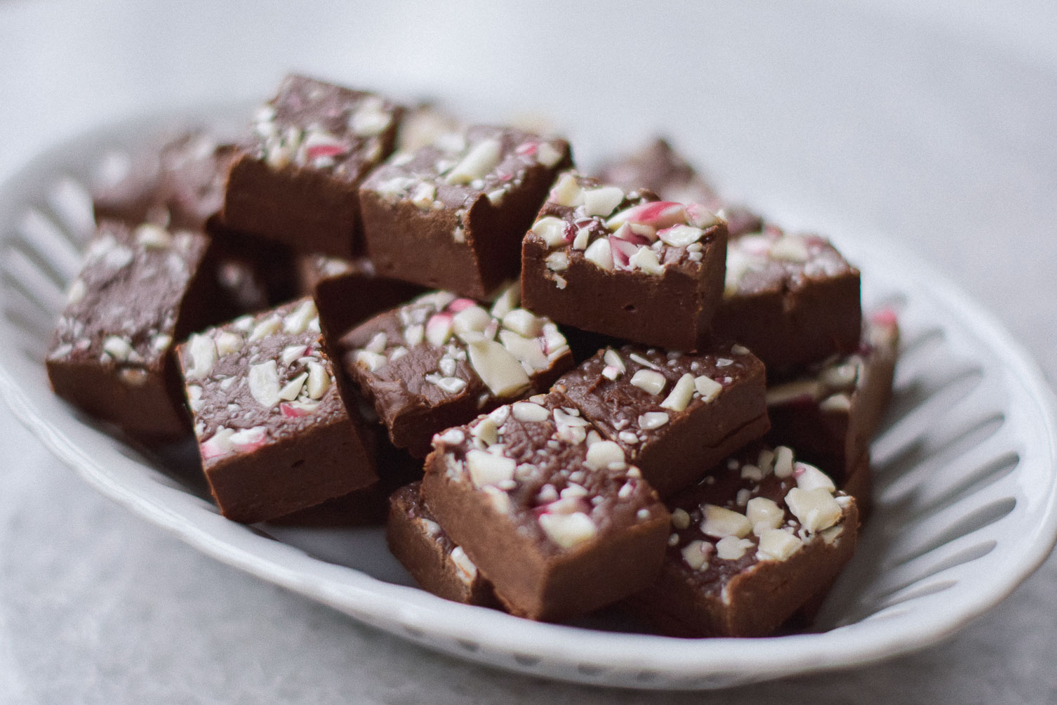 sharing this holiday recipe for easy peppermint fudge squares