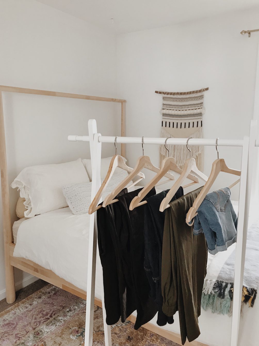 sharing my summer maternity capsule wardrobe featuring ethical brands and comfy styles